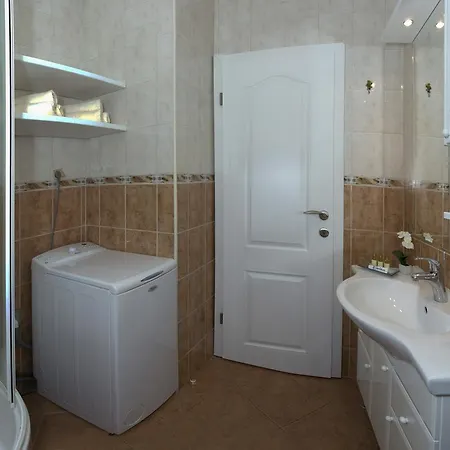 阿马尔菲公寓 公寓 *